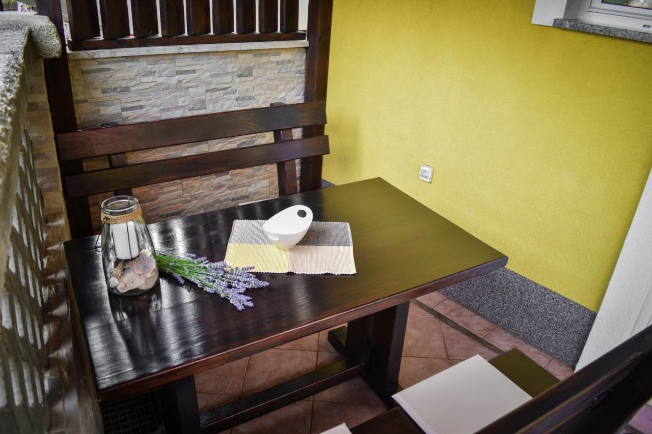 Apartmani Grguric Корнич Екстер'єр фото