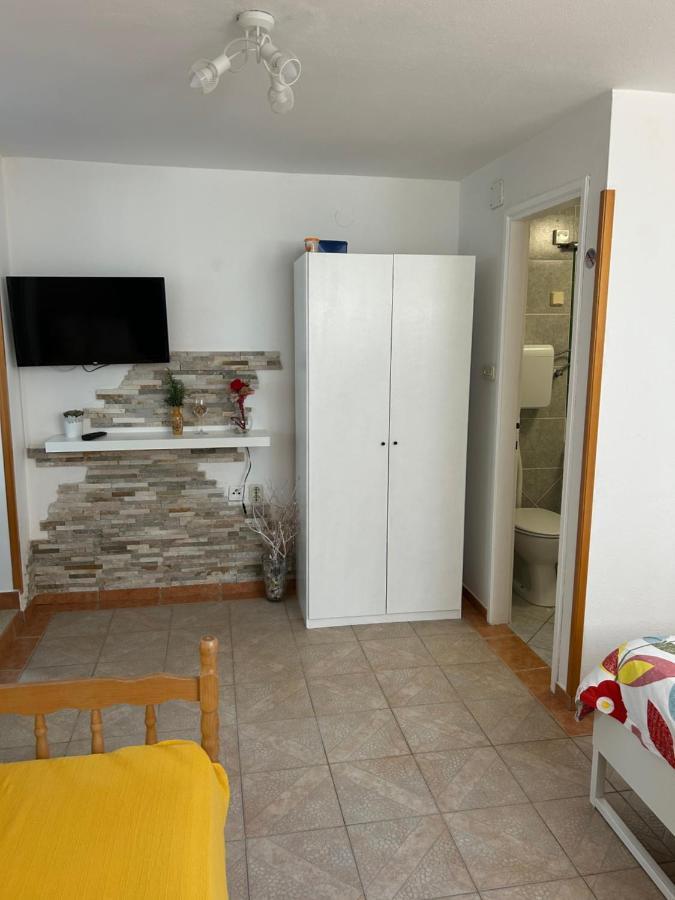Apartmani Grguric Корнич Екстер'єр фото